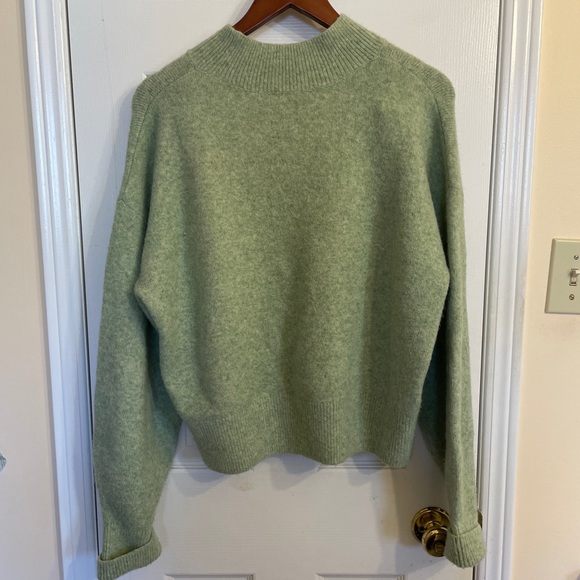 Green mock neck sweater - Picture 2 of 3